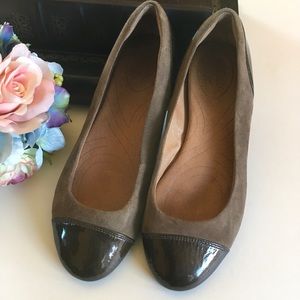 Clark’s Indigo Light Brown Suede Flats 6M